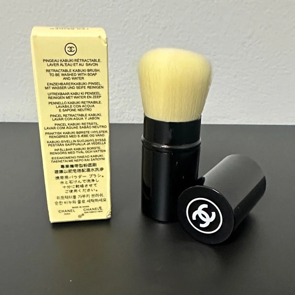 💯% Authentic CHANEL Les Beiges Kabuki Brush in Black